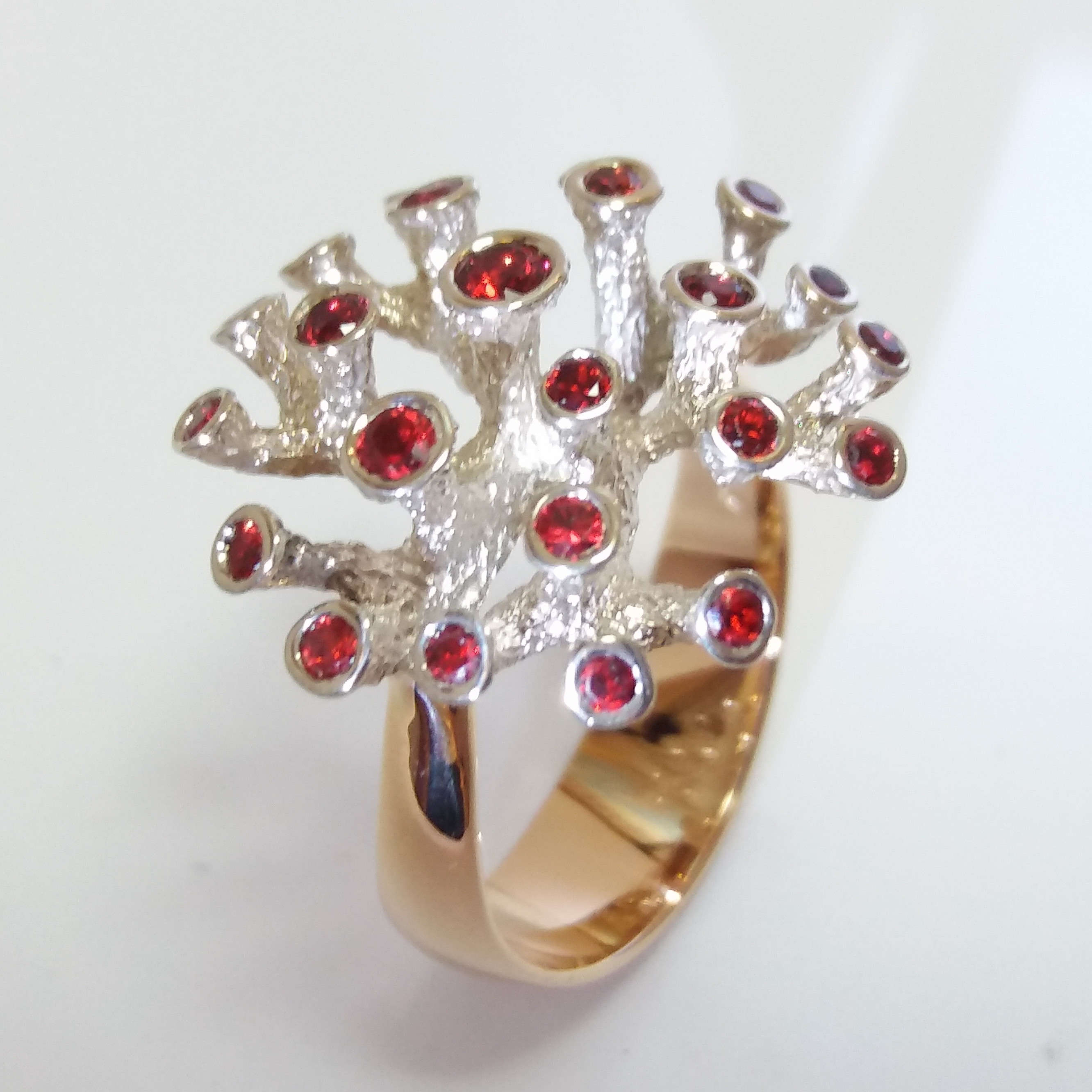 DESIGNER GOLD RING WITH BEST QUALITY SPINEL