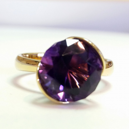 DESIGNER GOLD RING WITH BEST QUALITY AMETHYST