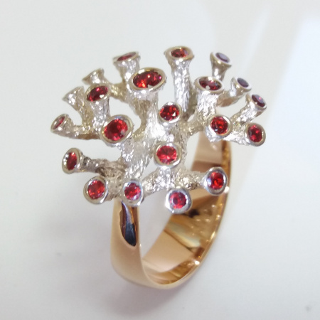DESIGNER GOLD RING WITH BEST QUALITY SPINEL